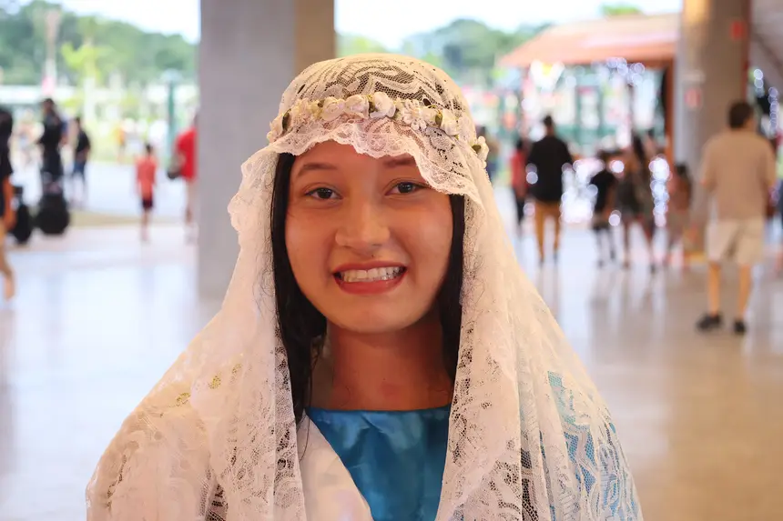 Samira Waleria, estudante (pastorinha sion) <div class='credito_fotos'>Foto: Bruno Cecim / Ag. Pará &nbsp;&nbsp;|&nbsp;&nbsp; <a href='/midias/2025/originais/20251214202145-GF00025866-F00478085.jpg' download><i class='fa-solid fa-download'></i> Download</a></div>