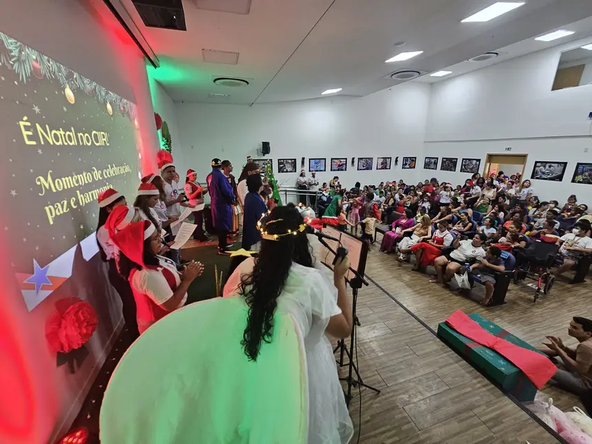 Ação ocorreu no auditório da instituição, com ampla participação do público, em meio aos atendimentos de saúde