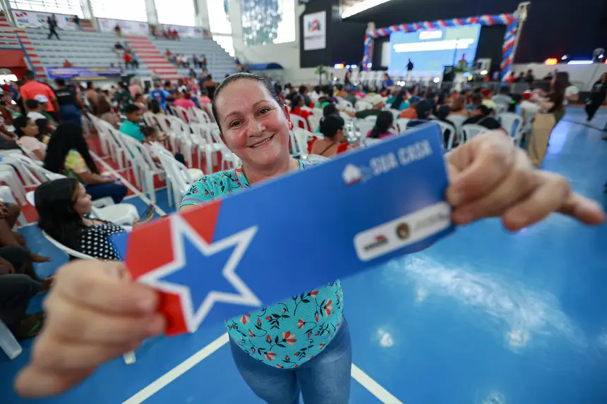 Maria Patrícia Fonteles Araújo, dona de casa <div class='credito_fotos'>Foto: Marcelo Lelis / Ag. Pará &nbsp;&nbsp;|&nbsp;&nbsp; <a href='/midias/2025/originais/20251218174906-GF00025911-F00479366.jpg' download><i class='fa-solid fa-download'></i> Download</a></div>