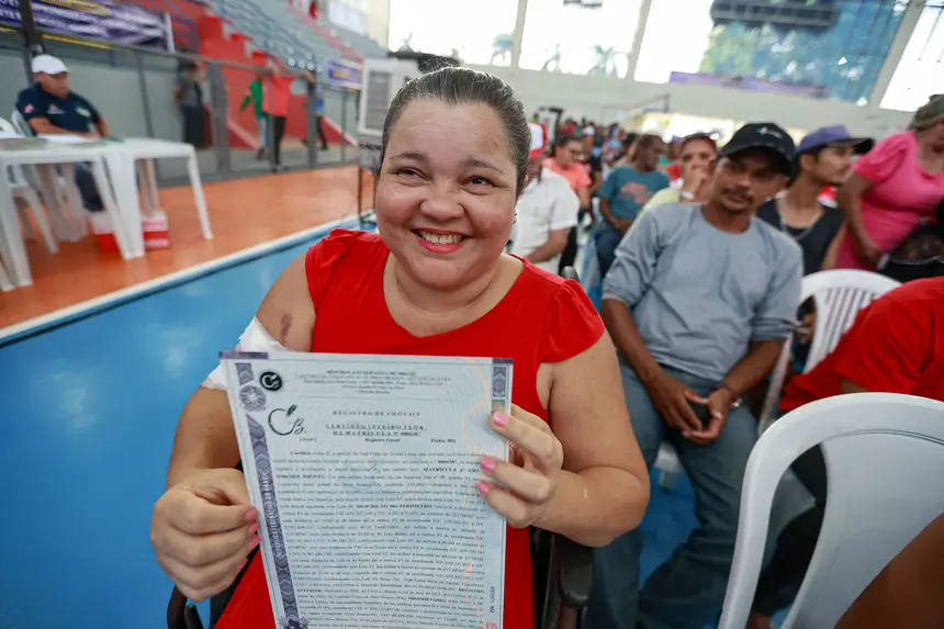 Paula de Souza Lima (Títulos de terra) <div class='credito_fotos'>Foto: Marcelo Lelis / Ag. Pará &nbsp;&nbsp;|&nbsp;&nbsp; <a href='/midias/2025/originais/20251218174910-GF00025911-F00479368.jpg' download><i class='fa-solid fa-download'></i> Download</a></div>