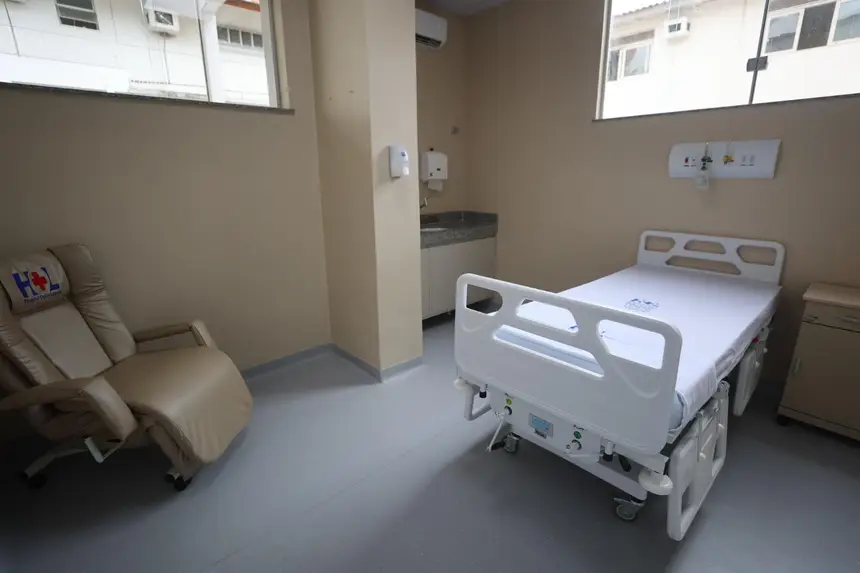 Isolamento da nova Ala da UAI (Unidade de Atendimento Imediato)