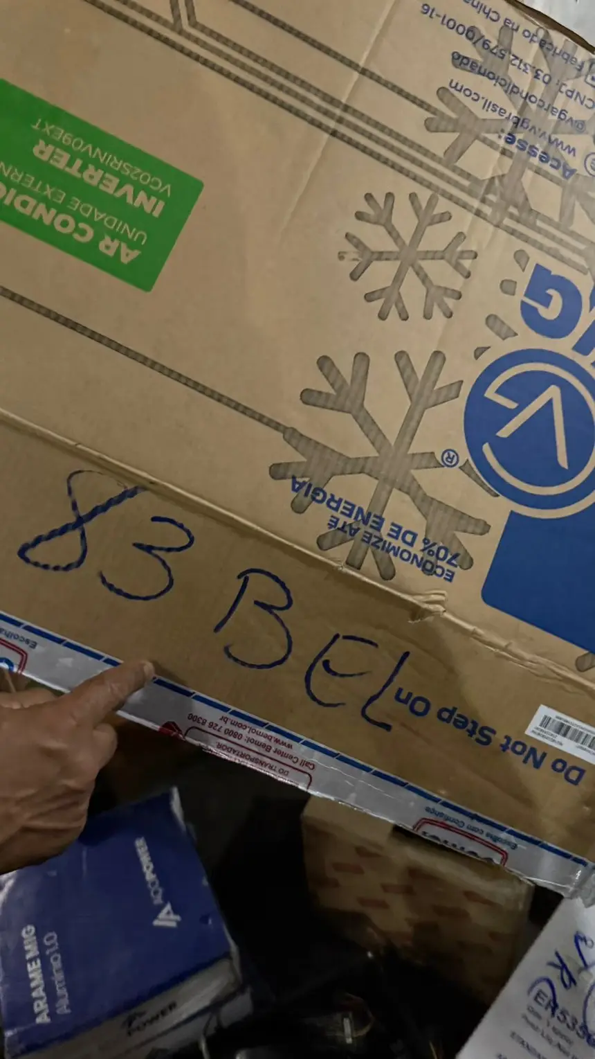 O pacote onde estava a maconha do tipo skunk farejada pelo cão Black, da PM