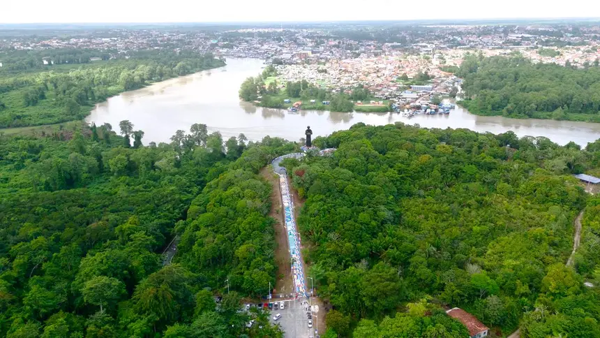  <div class='credito_fotos'>Foto: Roni Moreira / Ag. Pará &nbsp;&nbsp;|&nbsp;&nbsp; <a href='/midias/2025/originais/20251226125649-GF00025968-F00480794.jpg' download><i class='fa-solid fa-download'></i> Download</a></div>