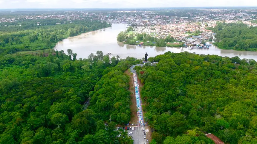  <div class='credito_fotos'>Foto: Roni Moreira / Ag. Pará &nbsp;&nbsp;|&nbsp;&nbsp; <a href='/midias/2025/originais/20251226125651-GF00025968-F00480796.jpg' download><i class='fa-solid fa-download'></i> Download</a></div>