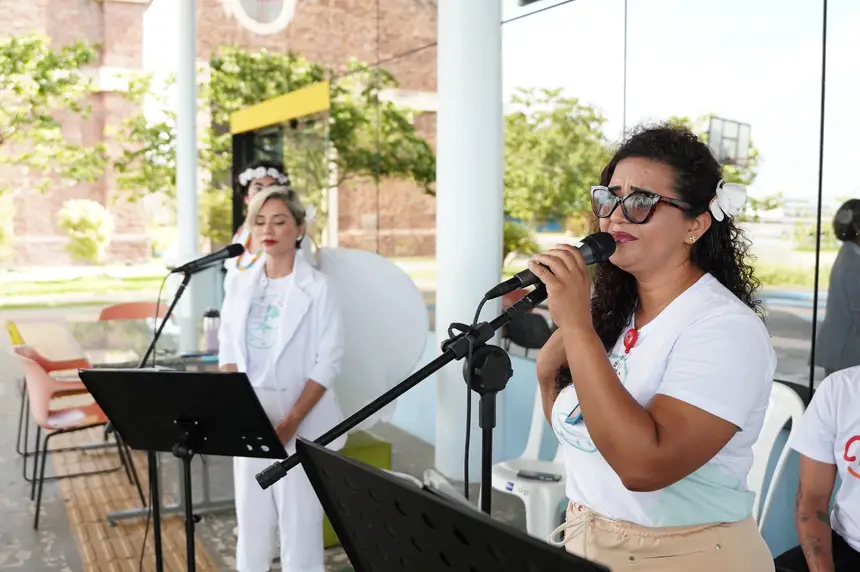 Michele da Silva, do Ministério de Música Totus Tuus Marie, da Igreja Católica, também colaborou para tornar o momento ainda mais especial