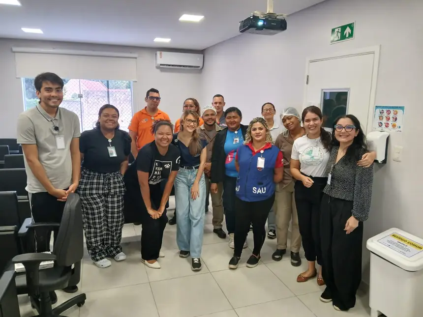 Momento inter-religioso realizado no Cetea reuniu os participantes no auditório para reflexão e partilha
