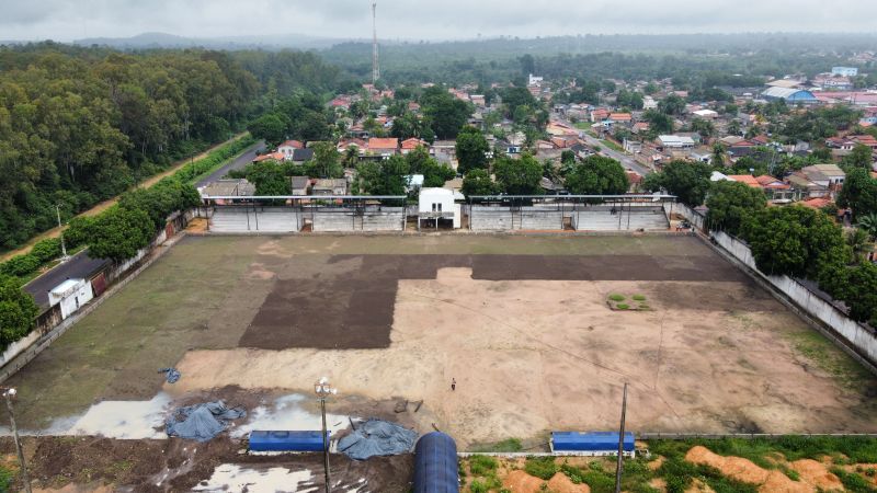 Fotos do estádio municipal
Construção de Praça
 <div class='credito_fotos'>Foto: Alexandre Costa / Ag. Pará   |   <a href='/midias/2025/originais/22714_712e44e9-4b94-845d-a154-8365d5ee9573.jpg' download><i class='fa-solid fa-download'></i> Download</a></div>