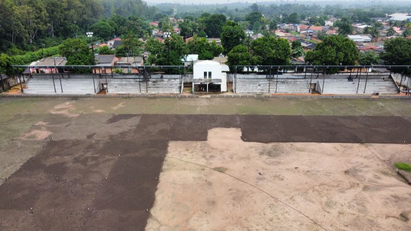 Fotos do estádio municipal
Construção de Praça
 <div class='credito_fotos'>Foto: Alexandre Costa / Ag. Pará   |   <a href='/midias/2025/originais/22714_761fff0c-00f5-d030-dfb3-2dafc59193a0.jpg' download><i class='fa-solid fa-download'></i> Download</a></div>