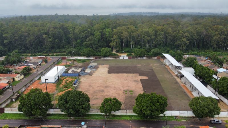 Fotos do estádio municipal
Construção de Praça
 <div class='credito_fotos'>Foto: Alexandre Costa / Ag. Pará   |   <a href='/midias/2025/originais/22714_85c903e1-23a8-67a6-70f1-2088c028b88b.jpg' download><i class='fa-solid fa-download'></i> Download</a></div>