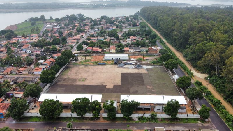 Fotos do estádio municipal
Construção de Praça
 <div class='credito_fotos'>Foto: Alexandre Costa / Ag. Pará   |   <a href='/midias/2025/originais/22714_c9b77157-08e0-2c41-e010-e0ec4215e5ce.jpg' download><i class='fa-solid fa-download'></i> Download</a></div>