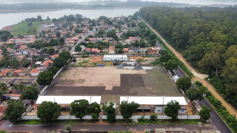 Fotos do estádio municipal
Construção de Praça
 <div class='credito_fotos'>Foto: Alexandre Costa / Ag. Pará   |   <a href='/midias/2025/originais/22714_e03cd6f8-32be-e852-4400-a9a455c48c35.jpg' download><i class='fa-solid fa-download'></i> Download</a></div>