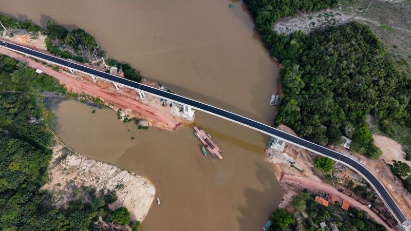  Ponte sobre o Alto Rio Capim, na Rodovia PA-256, que liga os municípios de Ipixuna do Pará e Paragominas, no nordeste paraense

PAULO CEZAR/AGENCIA PRÁ <div class='credito_fotos'>Foto: Paulo Cézar / Ag. Pará   |   <a href='/midias/2025/originais/22724_055b26a3-327c-75e4-c0a5-1e81d9267d24.jpg' download><i class='fa-solid fa-download'></i> Download</a></div>