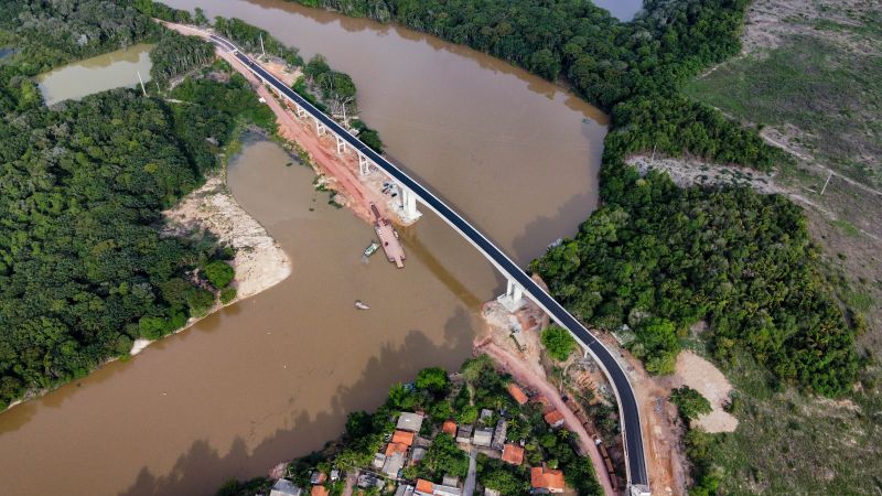  Ponte sobre o Alto Rio Capim, na Rodovia PA-256, que liga os municípios de Ipixuna do Pará e Paragominas, no nordeste paraense

PAULO CEZAR/AGENCIA PRÁ <div class='credito_fotos'>Foto: Paulo Cézar / Ag. Pará   |   <a href='/midias/2025/originais/22724_096d18e2-6d17-eb82-6af4-35c1d0315f6d.jpg' download><i class='fa-solid fa-download'></i> Download</a></div>