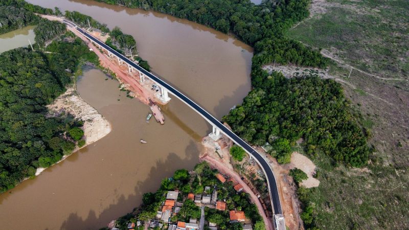  Ponte sobre o Alto Rio Capim, na Rodovia PA-256, que liga os municípios de Ipixuna do Pará e Paragominas, no nordeste paraense

PAULO CEZAR/AGENCIA PRÁ <div class='credito_fotos'>Foto: Paulo Cézar / Ag. Pará   |   <a href='/midias/2025/originais/22724_6eabb1f4-6c1d-8250-4356-dd67626d7738.jpg' download><i class='fa-solid fa-download'></i> Download</a></div>