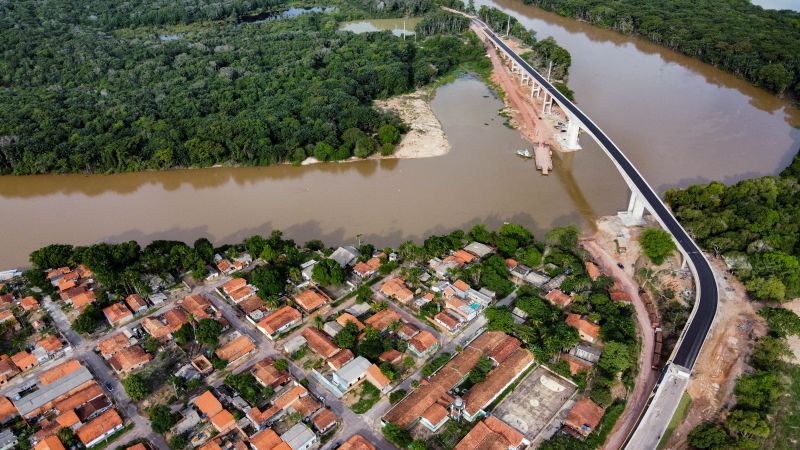  Ponte sobre o Alto Rio Capim, na Rodovia PA-256, que liga os municípios de Ipixuna do Pará e Paragominas, no nordeste paraense

PAULO CEZAR/AGENCIA PRÁ <div class='credito_fotos'>Foto: Paulo Cézar / Ag. Pará   |   <a href='/midias/2025/originais/22724_82cebb21-c6df-c3dd-70b1-277238b9dc77.jpg' download><i class='fa-solid fa-download'></i> Download</a></div>