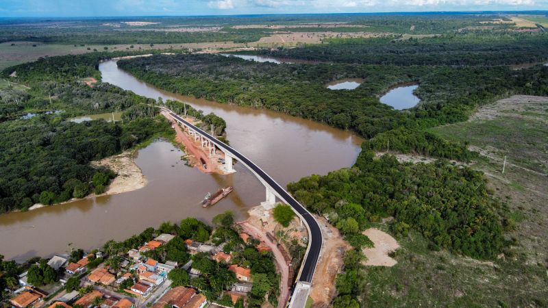  Ponte sobre o Alto Rio Capim, na Rodovia PA-256, que liga os municípios de Ipixuna do Pará e Paragominas, no nordeste paraense

PAULO CEZAR/AGENCIA PRÁ <div class='credito_fotos'>Foto: Paulo Cézar / Ag. Pará   |   <a href='/midias/2025/originais/22724_bd6f7180-bc74-715b-0a17-3640bb8f1575.jpg' download><i class='fa-solid fa-download'></i> Download</a></div>