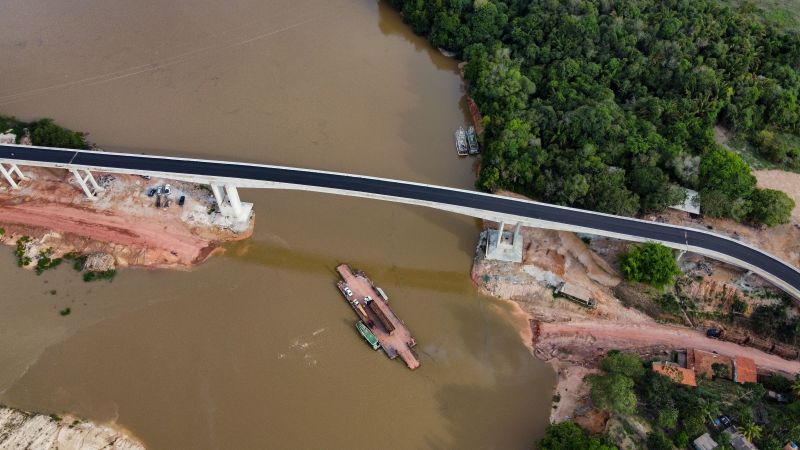  Ponte sobre o Alto Rio Capim, na Rodovia PA-256, que liga os municípios de Ipixuna do Pará e Paragominas, no nordeste paraense

PAULO CEZAR/AGENCIA PRÁ <div class='credito_fotos'>Foto: Paulo Cézar / Ag. Pará   |   <a href='/midias/2025/originais/22724_d7c7075b-b617-d4e3-e05c-93a9deba676a.jpg' download><i class='fa-solid fa-download'></i> Download</a></div>