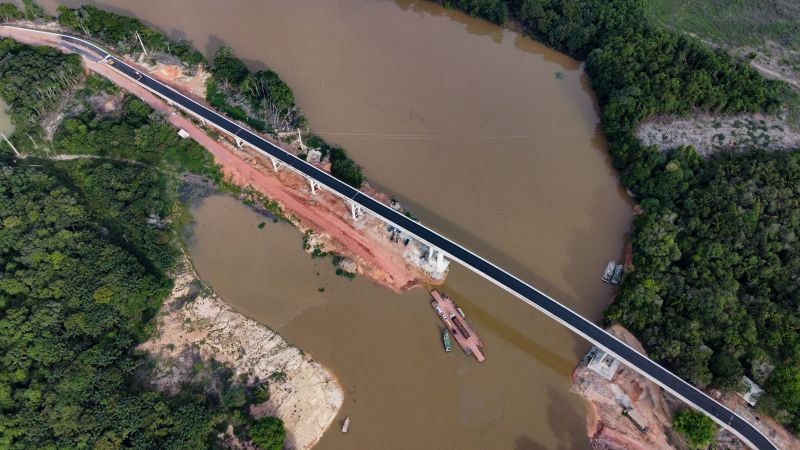  Ponte sobre o Alto Rio Capim, na Rodovia PA-256, que liga os municípios de Ipixuna do Pará e Paragominas, no nordeste paraense

PAULO CEZAR/AGENCIA PRÁ <div class='credito_fotos'>Foto: Paulo Cézar / Ag. Pará   |   <a href='/midias/2025/originais/22724_d7ca7df8-5e3e-2b08-e19d-514fd0342526.jpg' download><i class='fa-solid fa-download'></i> Download</a></div>