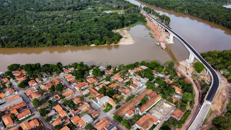  Ponte sobre o Alto Rio Capim, na Rodovia PA-256, que liga os municípios de Ipixuna do Pará e Paragominas, no nordeste paraense

PAULO CEZAR/AGENCIA PRÁ <div class='credito_fotos'>Foto: Paulo Cézar / Ag. Pará   |   <a href='/midias/2025/originais/22724_f1e21ade-a4a6-9ae4-93d7-b7042c5ef6d5.jpg' download><i class='fa-solid fa-download'></i> Download</a></div>