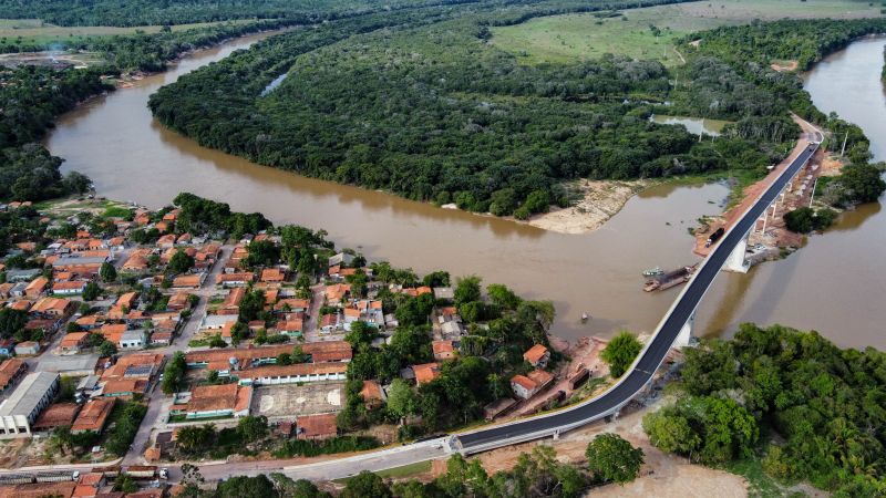  Ponte sobre o Alto Rio Capim, na Rodovia PA-256, que liga os municípios de Ipixuna do Pará e Paragominas, no nordeste paraense

PAULO CEZAR/AGENCIA PRÁ <div class='credito_fotos'>Foto: Paulo Cézar / Ag. Pará   |   <a href='/midias/2025/originais/22724_f944f86d-05fc-89b4-4814-6b199ac9e706.jpg' download><i class='fa-solid fa-download'></i> Download</a></div>