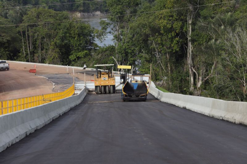  Ponte sobre o Alto Rio Capim, na Rodovia PA-256, que liga os municípios de Ipixuna do Pará e Paragominas, no nordeste paraense <div class='credito_fotos'>Foto: Alex Ribeiro / Ag. Pará   |   <a href='/midias/2025/originais/22725_20caeea9-4ba2-debb-3095-aad5ffe50e7e.jpg' download><i class='fa-solid fa-download'></i> Download</a></div>