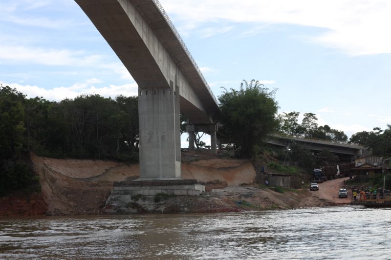  Ponte sobre o Alto Rio Capim, na Rodovia PA-256, que liga os municípios de Ipixuna do Pará e Paragominas, no nordeste paraense <div class='credito_fotos'>Foto: Alex Ribeiro / Ag. Pará   |   <a href='/midias/2025/originais/22725_3d83c043-8b2c-d046-e22a-72c2ec9c42bc.jpg' download><i class='fa-solid fa-download'></i> Download</a></div>