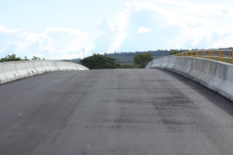  Ponte sobre o Alto Rio Capim, na Rodovia PA-256, que liga os municípios de Ipixuna do Pará e Paragominas, no nordeste paraense <div class='credito_fotos'>Foto: Alex Ribeiro / Ag. Pará   |   <a href='/midias/2025/originais/22725_727121b8-316d-75ca-4a8f-97a365afe271.jpg' download><i class='fa-solid fa-download'></i> Download</a></div>