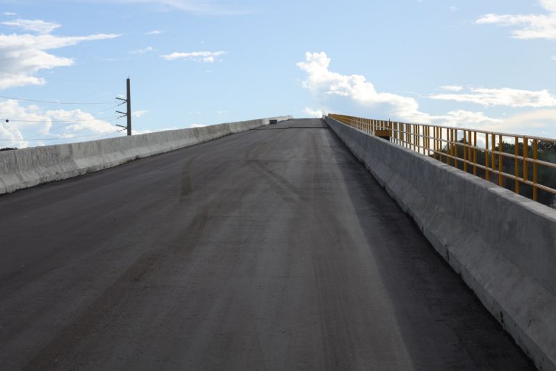  Ponte sobre o Alto Rio Capim, na Rodovia PA-256, que liga os municípios de Ipixuna do Pará e Paragominas, no nordeste paraense <div class='credito_fotos'>Foto: Alex Ribeiro / Ag. Pará   |   <a href='/midias/2025/originais/22725_a8022090-e4d5-6e6d-c945-825572610c79.jpg' download><i class='fa-solid fa-download'></i> Download</a></div>