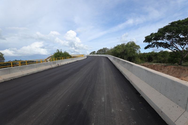  Ponte sobre o Alto Rio Capim, na Rodovia PA-256, que liga os municípios de Ipixuna do Pará e Paragominas, no nordeste paraense <div class='credito_fotos'>Foto: Alex Ribeiro / Ag. Pará   |   <a href='/midias/2025/originais/22725_ba453667-1166-8879-8512-1ecba486ac65.jpg' download><i class='fa-solid fa-download'></i> Download</a></div>