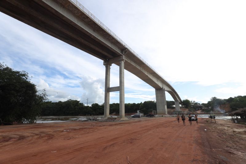  Ponte sobre o Alto Rio Capim, na Rodovia PA-256, que liga os municípios de Ipixuna do Pará e Paragominas, no nordeste paraense <div class='credito_fotos'>Foto: Alex Ribeiro / Ag. Pará   |   <a href='/midias/2025/originais/22725_dac76537-5018-0c40-4682-18828deaadf3.jpg' download><i class='fa-solid fa-download'></i> Download</a></div>