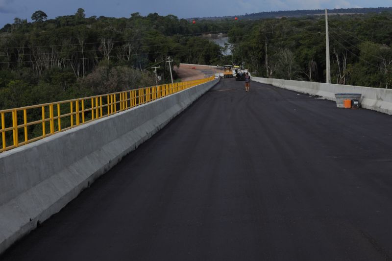  Ponte sobre o Alto Rio Capim, na Rodovia PA-256, que liga os municípios de Ipixuna do Pará e Paragominas, no nordeste paraense <div class='credito_fotos'>Foto: Alex Ribeiro / Ag. Pará   |   <a href='/midias/2025/originais/22725_fb282cb9-0b5e-5249-65b9-c6104183ec70.jpg' download><i class='fa-solid fa-download'></i> Download</a></div>