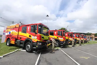 notícia: Governo do Pará entrega novos caminhões e condecorações ao Corpo de Bombeiros 