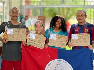 notícia: Estudantes da rede estadual comemoram aprovação no vestibular da Uepa