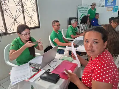 notícia: Emater entrega CAFs para pescadores durate Balcão Cidadania, em Altamira 