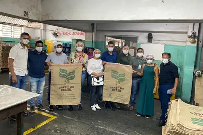 notícia: Com apoio da Emater, cooperativa do nordeste paraense inicia plantio coletivo de malva