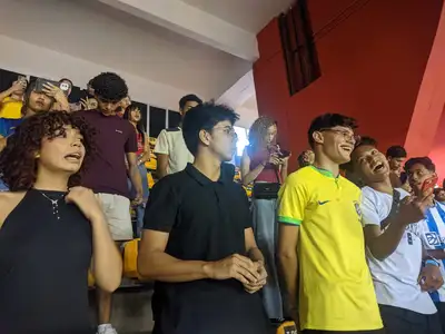 notícia: Jovens atendidos pelas Usinas da Paz acompanham jogo da Superliga de Vôlei em Belém 