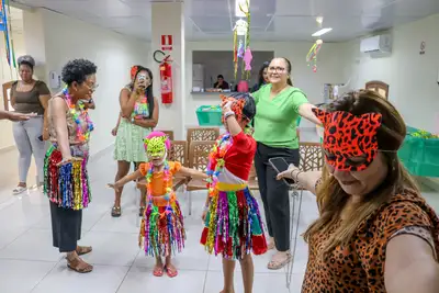 notícia: Espaço Acolher da Santa Casa é palco para atividades lúdicas com temáticas amazônicas 