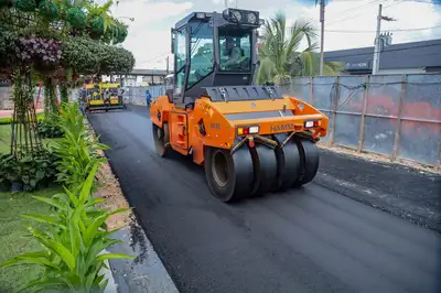 notícia: Com nova rede de drenagem, obra da Nova Doca começa a receber asfalto na quadra 1