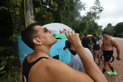 notícia:  Policlínica Metropolitana alerta para cuidados com hidratação e alimentação no Carnaval