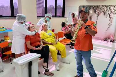 notícia: Hospital Oncológico Infantil Comemora o Dia da Mulher com música, sessão fotográfica e serviços de beleza