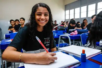 notícia: Seduc cria material pedagógico inédito e regionalizado para fortalecer ensino nas escolas estaduais