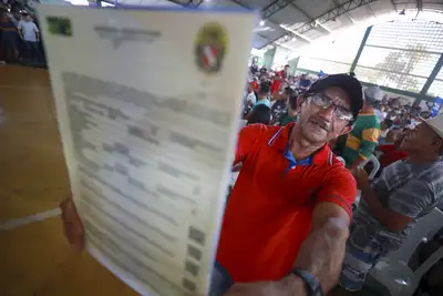 notícia: Governo do Pará beneficia 400 famílias com títulos de terra, em Tomé-Açu
