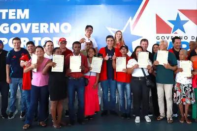 notícia: Governo do Pará beneficia 400 famílias com títulos de terra, em Tomé-Açu