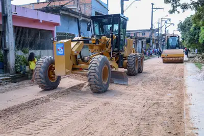 notícia: Estado e Prefeitura acompanham avanço das obras do "Asfalto COP30" no bairro da Marambaia