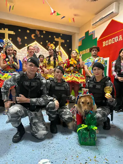 notícia: Mister Caipira Pet, Cão Alecrim leva 300 brinquedos a crianças com câncer em Belém