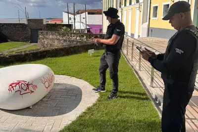 notícia: Ação rápida da Polícia Civil identifica trio que pichou área histórica de Belém