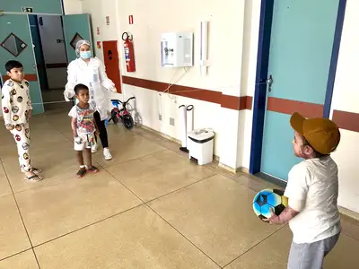 notícia: Projeto terapêutico e recreativo beneficia pacientes do Hospital Metropolitano 