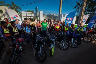 notícia: Em Altamira, Governo do Pará entrega de motocicletas do programa 'CredCidadão Mototaxista Pai D’Égua'