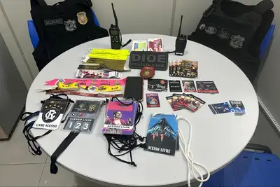 notícia: Polícia Civil prende suspeito por falsificação e comercialização de ingressos falsos