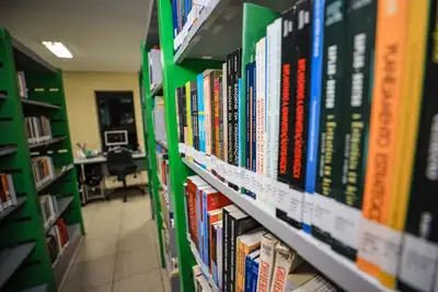 notícia: Servidores municipais e estaduais do Pará já podem se inscrever para o curso de Graduação para Tecnólogo em Gestão Pública